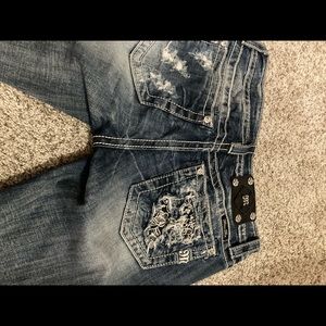 Miss me. Signature cuffed Capri